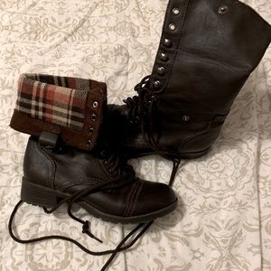 Plaid boots